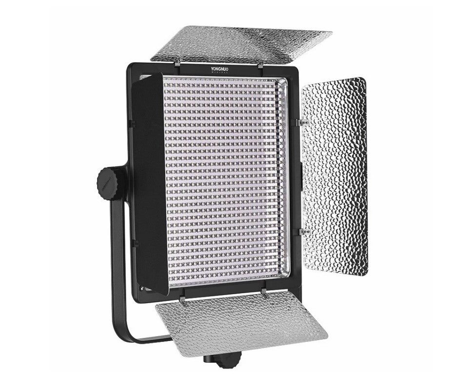 YONGNUO YN900II Professional 5500K Mono-Color Dimmable LED with Remote Control CRI 95+